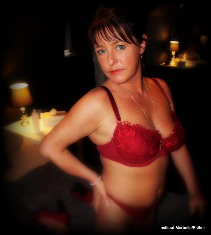 Esther, hete MILF met hoog libidogehalte!!!